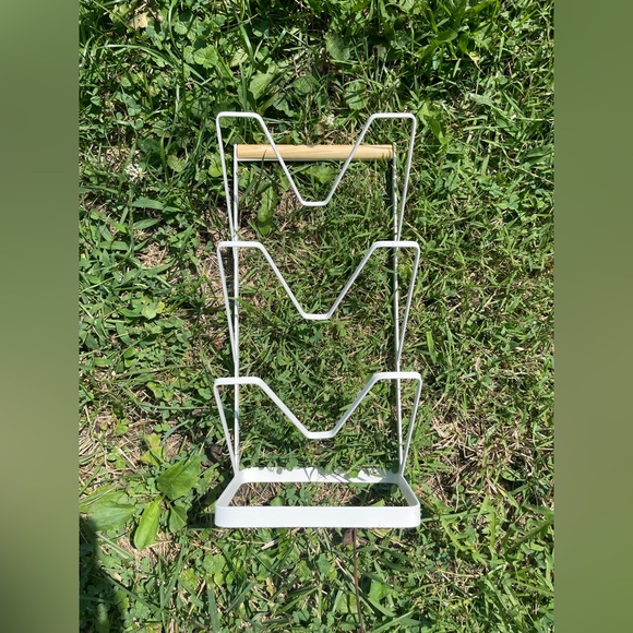 White Metal Rack - Picture 4 of 9